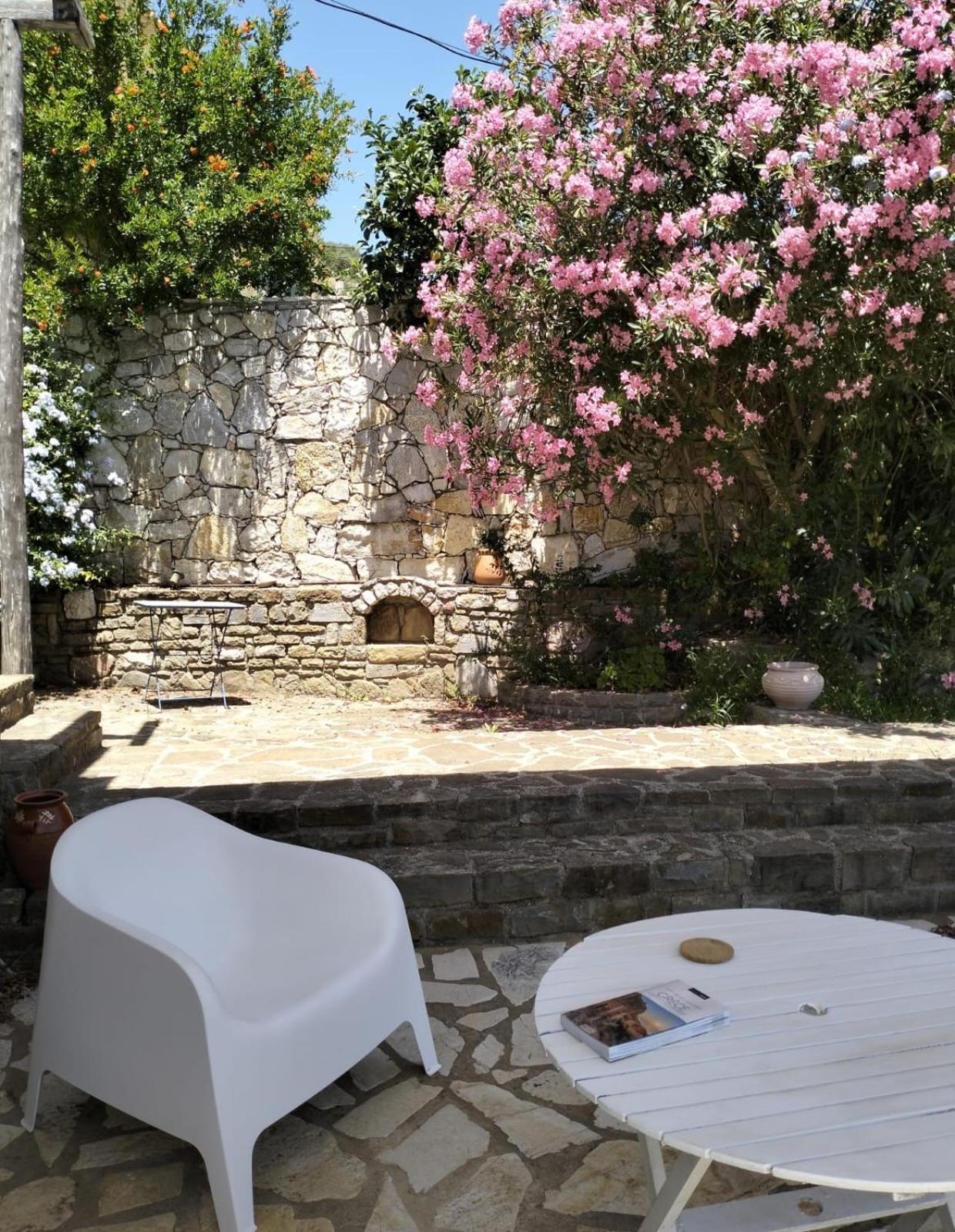 Lemon Tree Cottage Finikounta Esterno foto